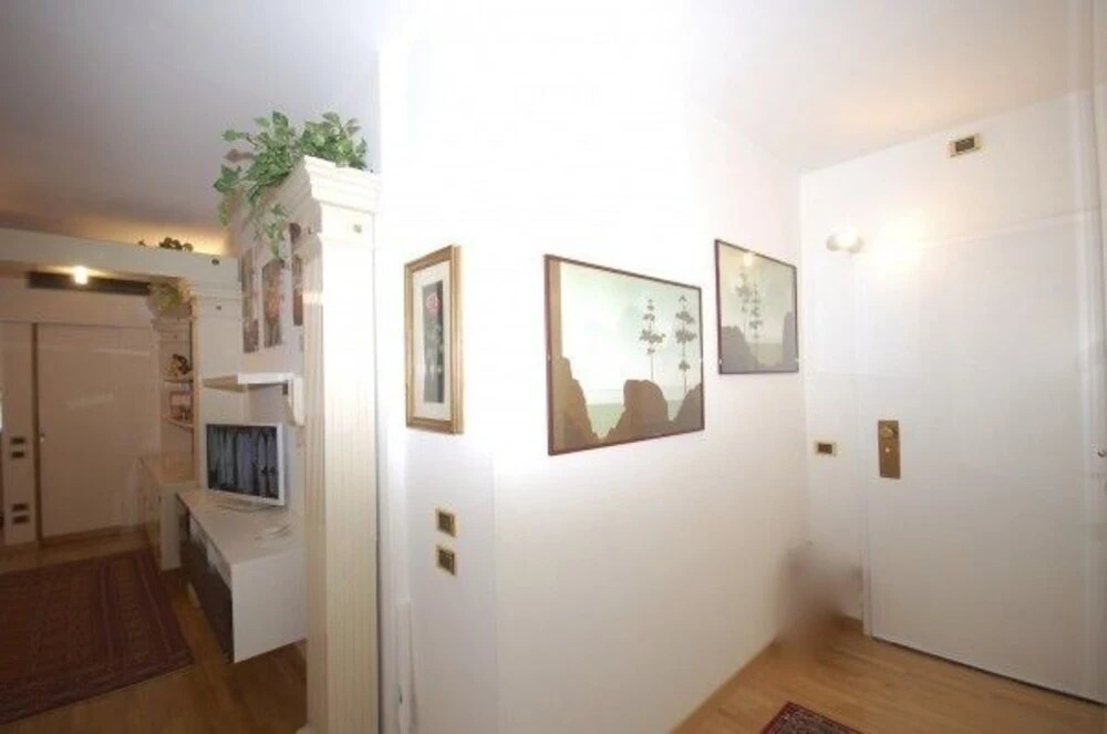 House & The City - Vatican Apartments
