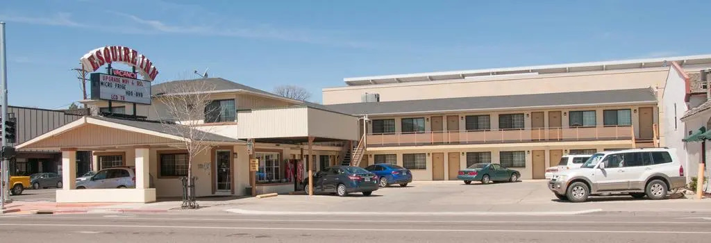 Esquire Inn