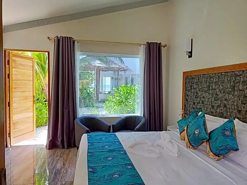 Island Life Maldives Retreat & Spa