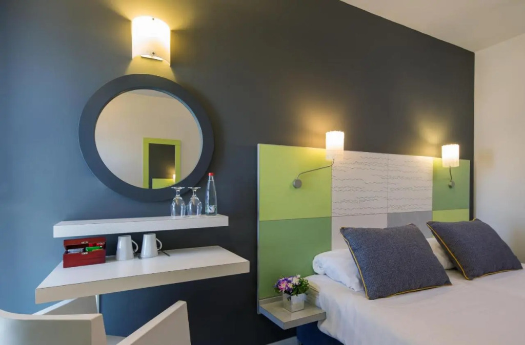 City Hotel