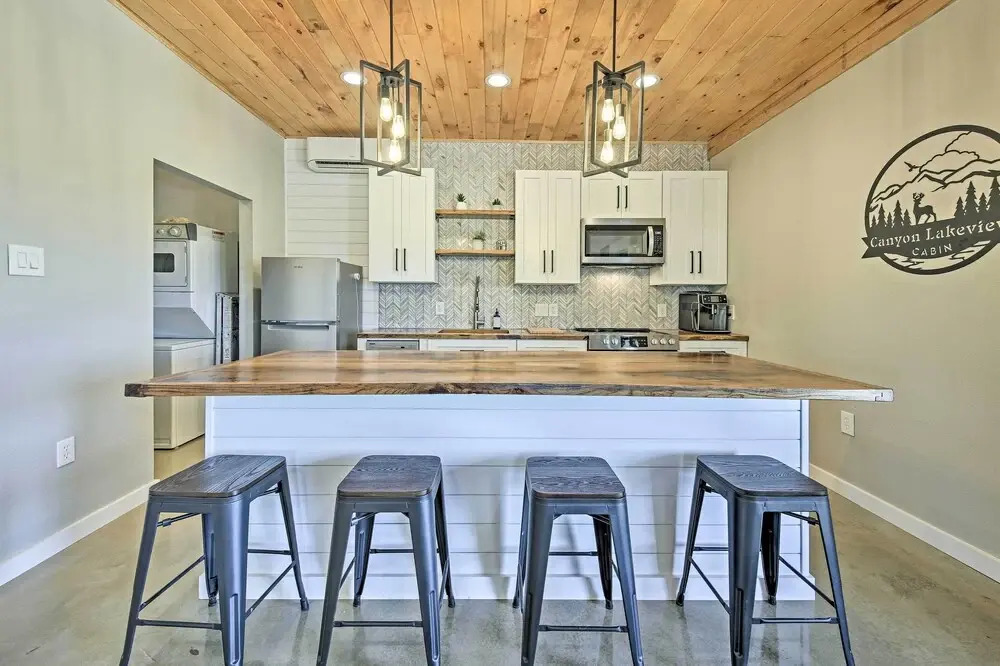 Modern Cabin w/ Stunning Views ~ 1 Mi to Lake!