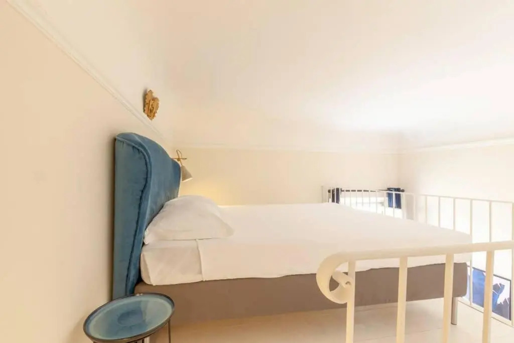 Santa Croce. Quiet, large and luminous loft