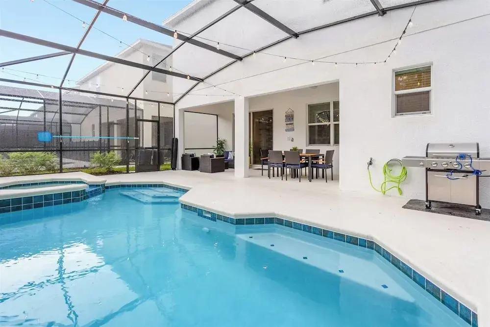 Upstay - Guest Home w Cinema Theme Rooms