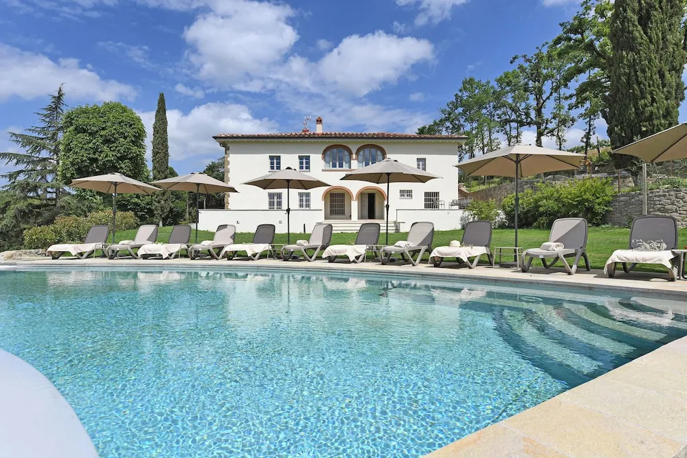 Villa Chimera Green 10 with Pool & Gym