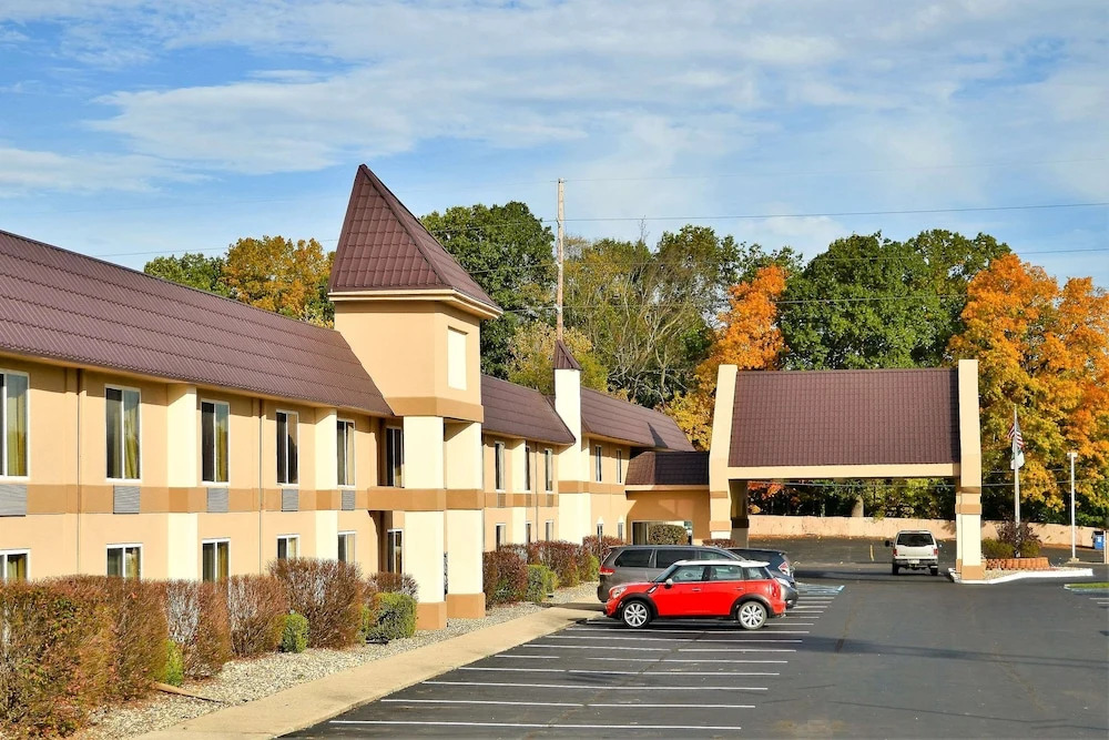 Country Inn & Suites by Radisson, Battle Creek, MI