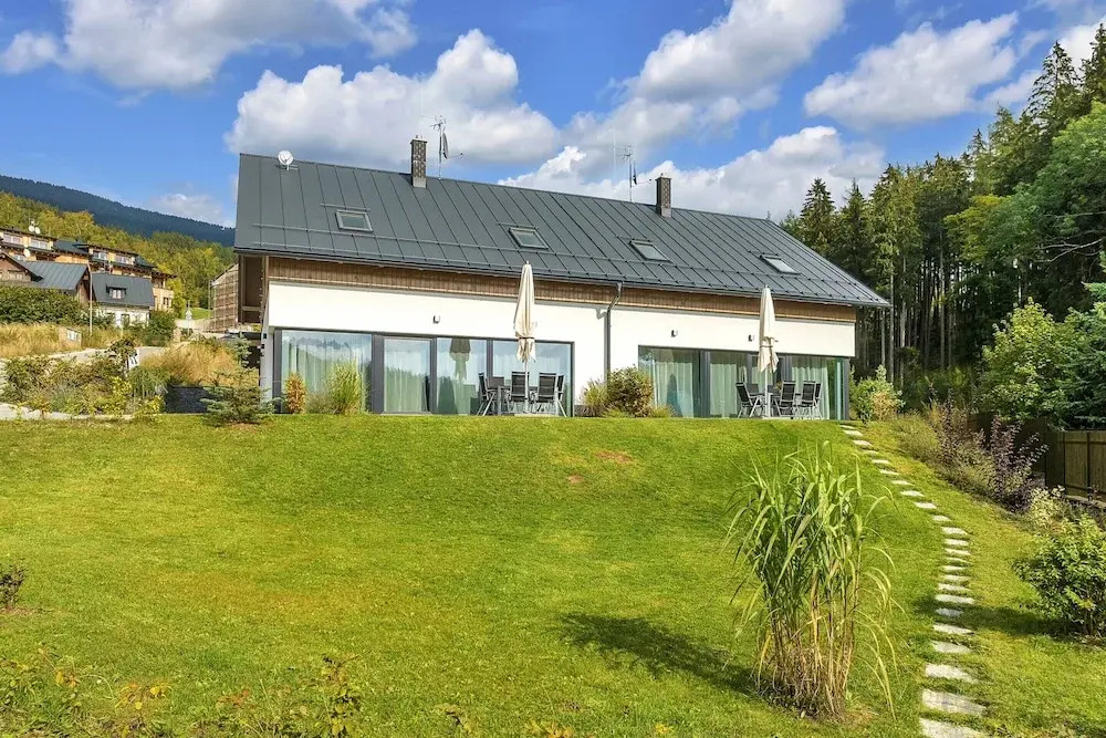 Villa in Krkono e with Sauna and Forest Views