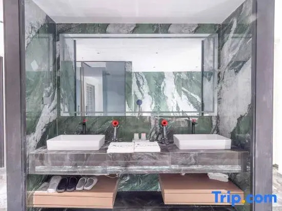 Jingdezhen Grand Hotel (Tao Yang Alley Scenic Area Taoxichuan Pedestrian Street)
