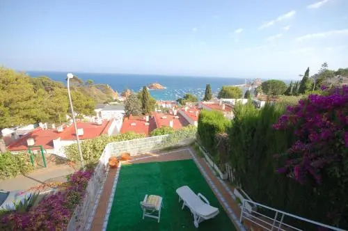 Lets Holidays Sailor House with Sea Views