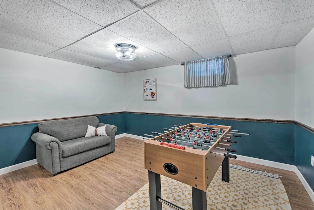 Airy Cottage Close to Rock Lake w/ Fire Pit!