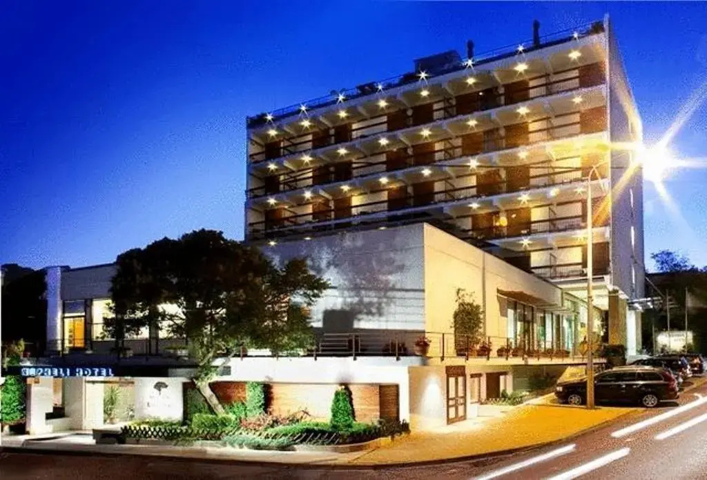 Nepheli Hotel