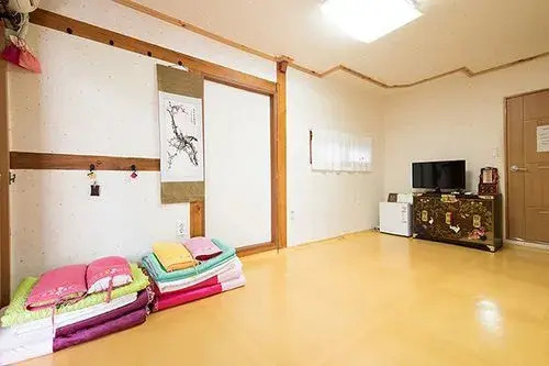 Jeonju Ddlanche Bongwan Pension