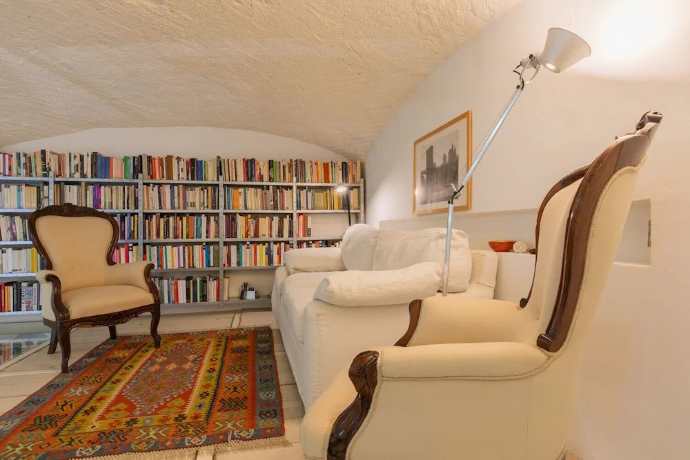 L Angolo del Libro by Wonderful Italy