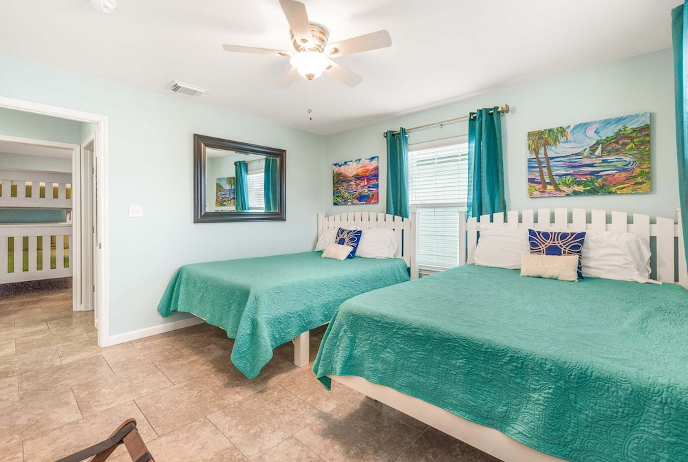 Boogie Board Bungalow - Pet Friendly! Private Pool! 2