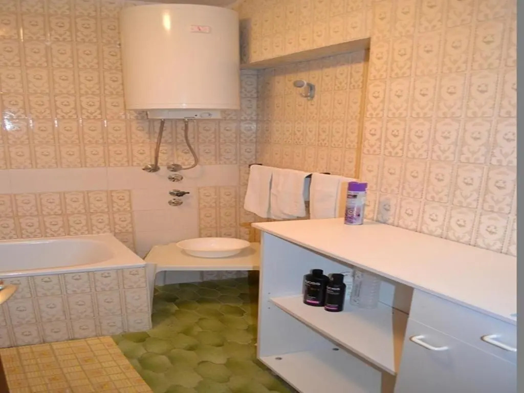 Apartments Kurta