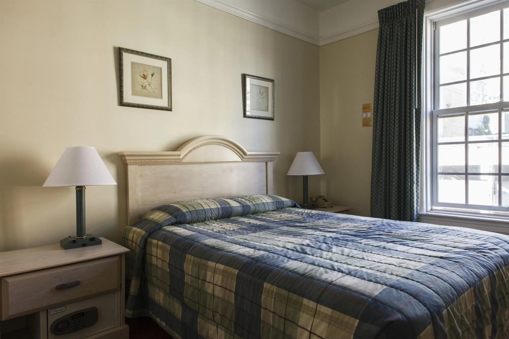 Grant Hotel