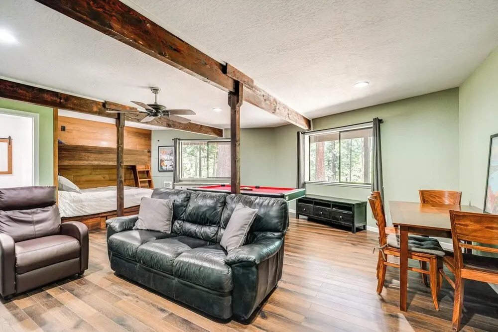 Big Trees Cabin: Pool Access, Sauna, Game Rm