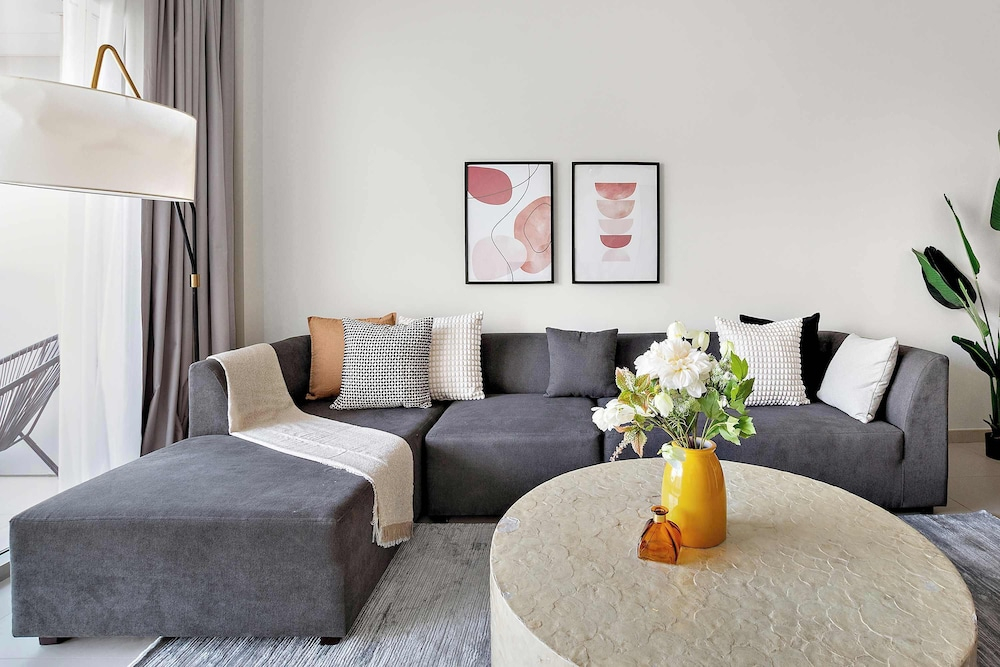 Silkhaus Urban 1BR Stay ARC Tower in Reem Island