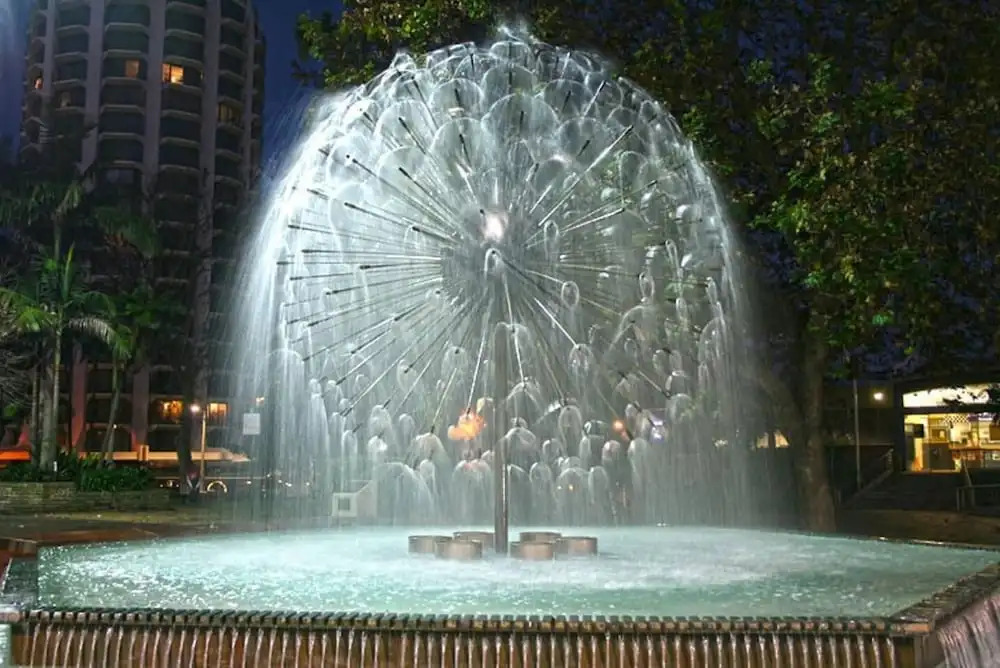 Couple's Gateway in Sunny Elizabeth Bay