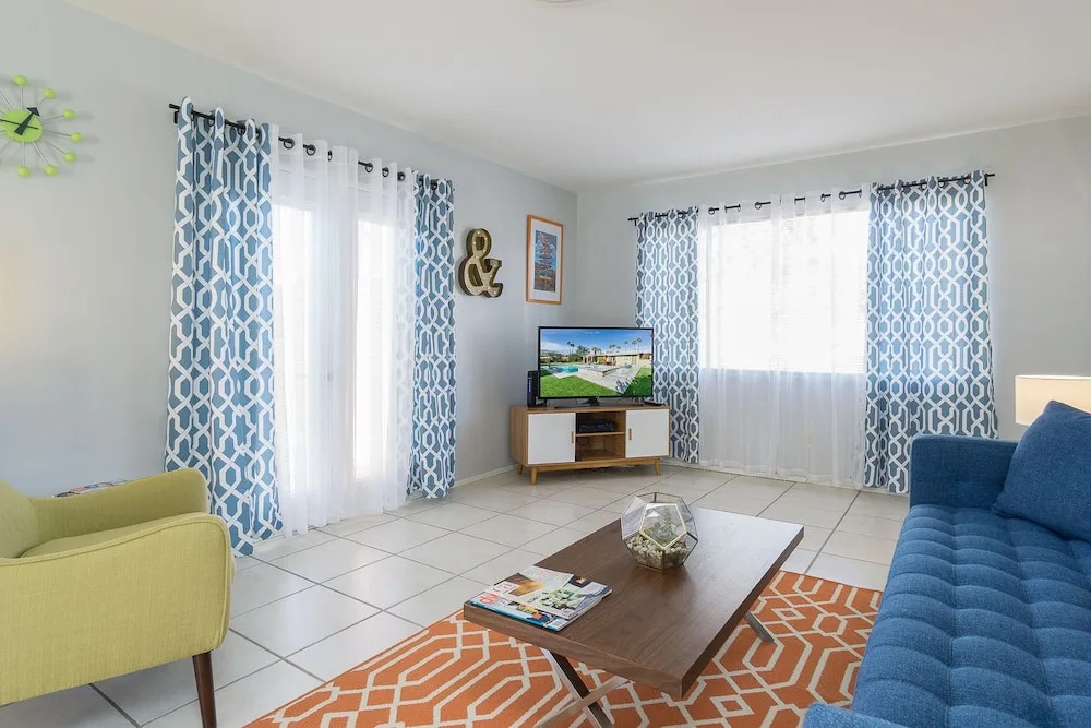 Mid-century Getaway W/ Pool & Spa - Near Downtown 3 Bedroom Home