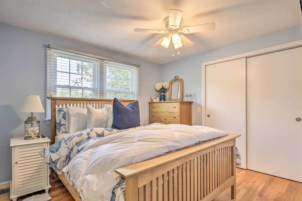 ~ 4 Mi to Dtwn: Chatham Home w/ Fire Pit