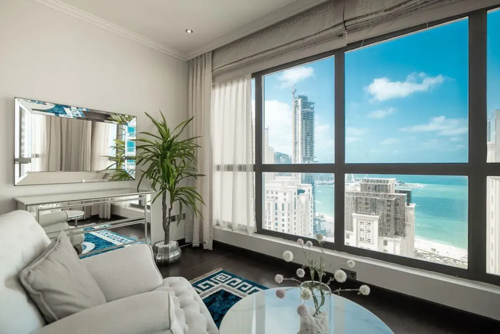 Marvelous apt. with stunning views in JBR