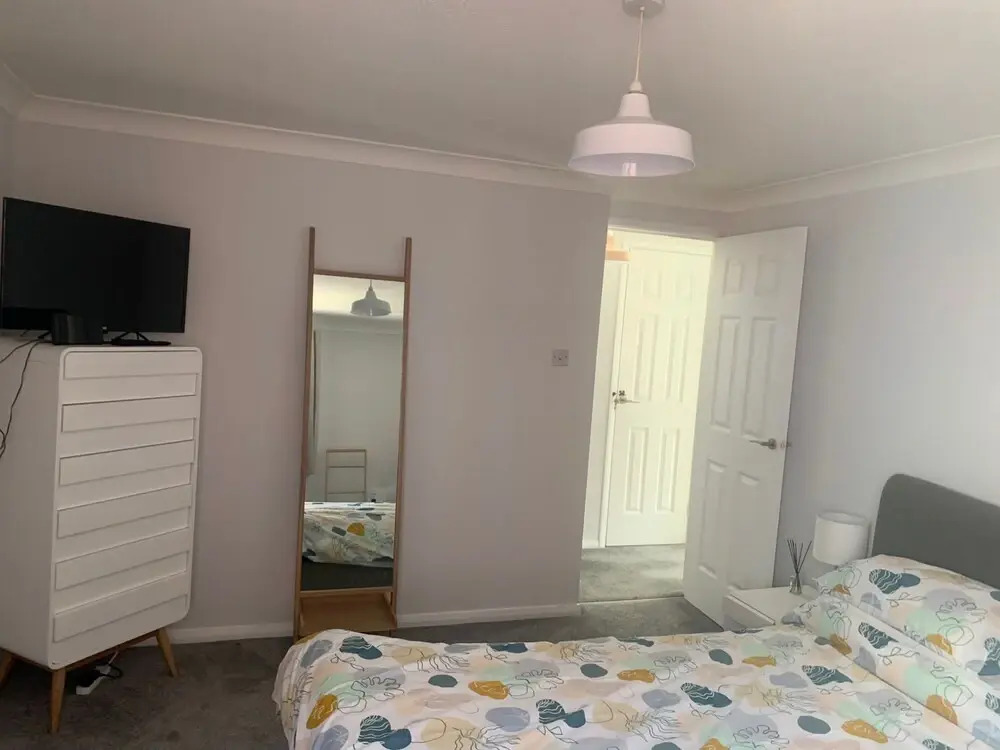 Charming 2-bed Apartment in Swansea