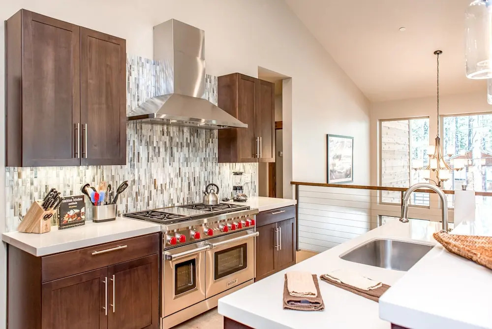 3854 Regina Road Home