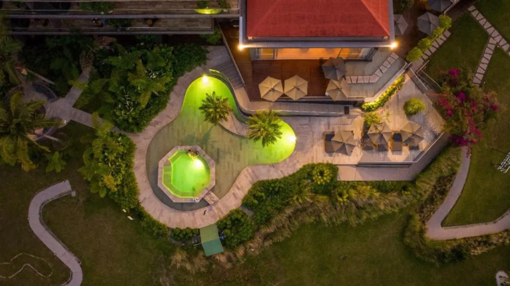 Tau House
