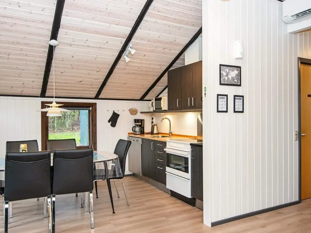 6 person holiday home in Oksbøl-By Traum