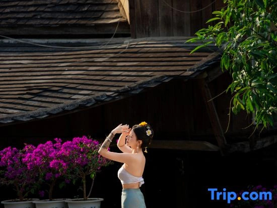 Yiwuu Courtyard in Jinghong, Xishuangbanna (Manhena Scenic Area Branch)
