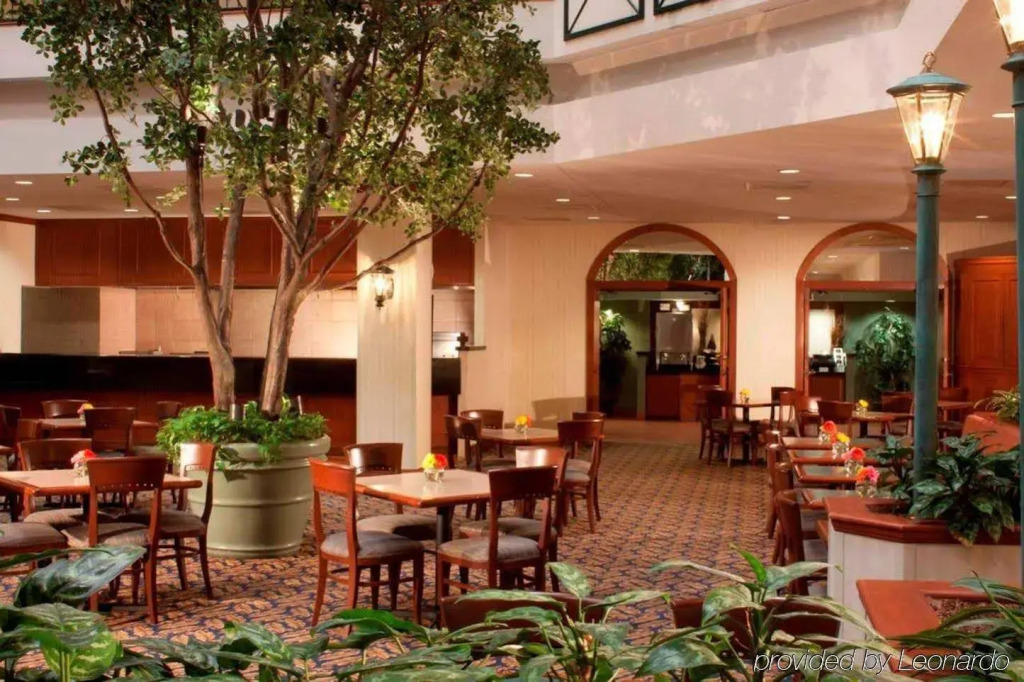 Embassy Suites by Hilton Austin Arboretum