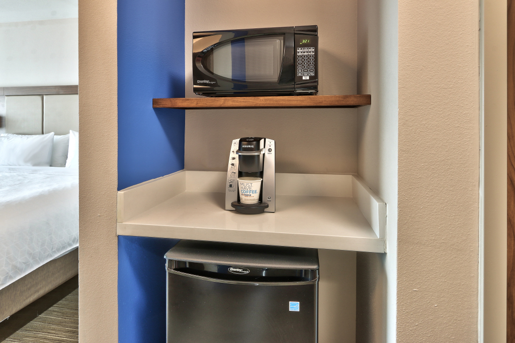 Holiday Inn Express & Suites Albuquerque East by IHG