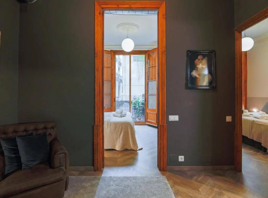 Avinyó- New Listing -Spacious Loft in the Gothic Quarter!