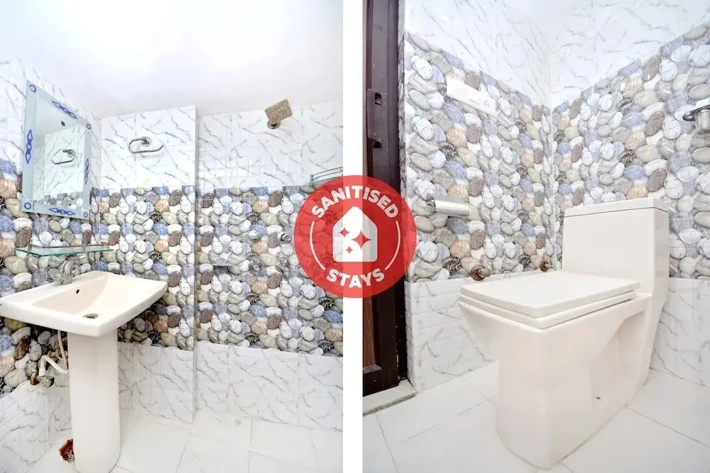White House By OYO Rooms