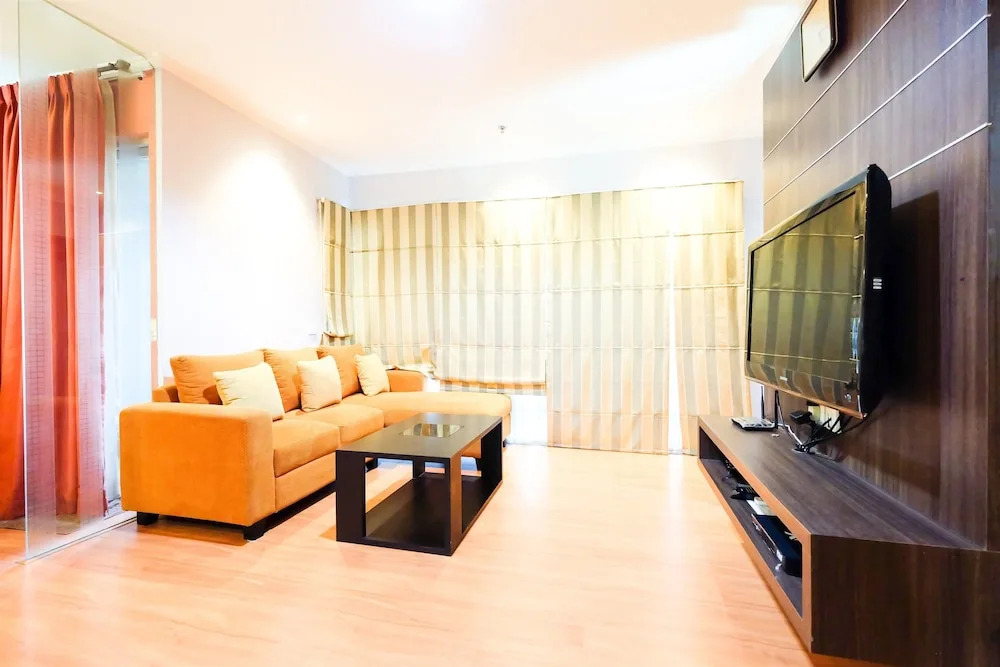 Cozy and Comfy Sahid Sudirman Residence Karet Apartement