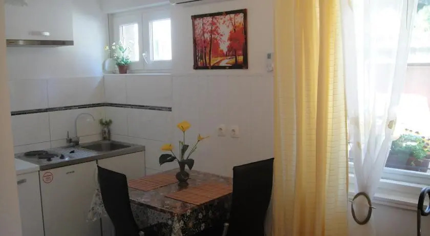 Apartments Jugana