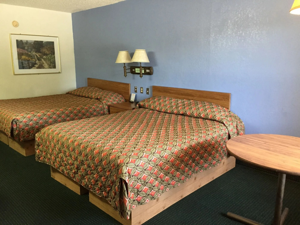 Flamingo Inn