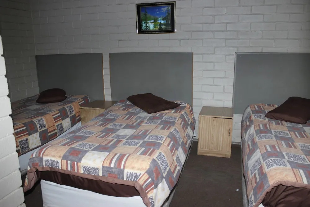 Thatch Palace Lodge