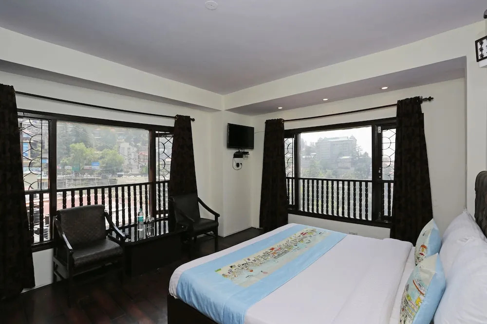 OYO Rooms 055 Mall Rd Tourism Lift