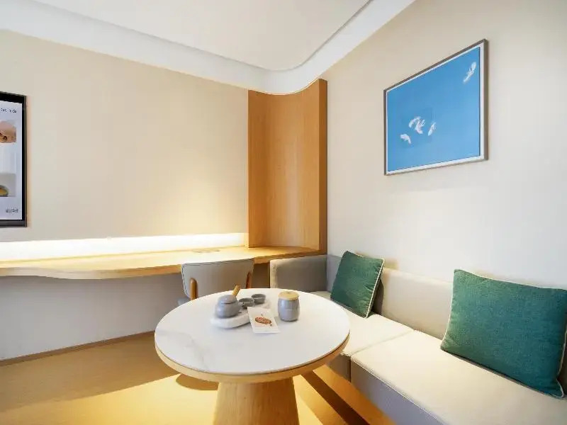 Ji Hotel Guangzhou Baiyun Tinggang Metro Station