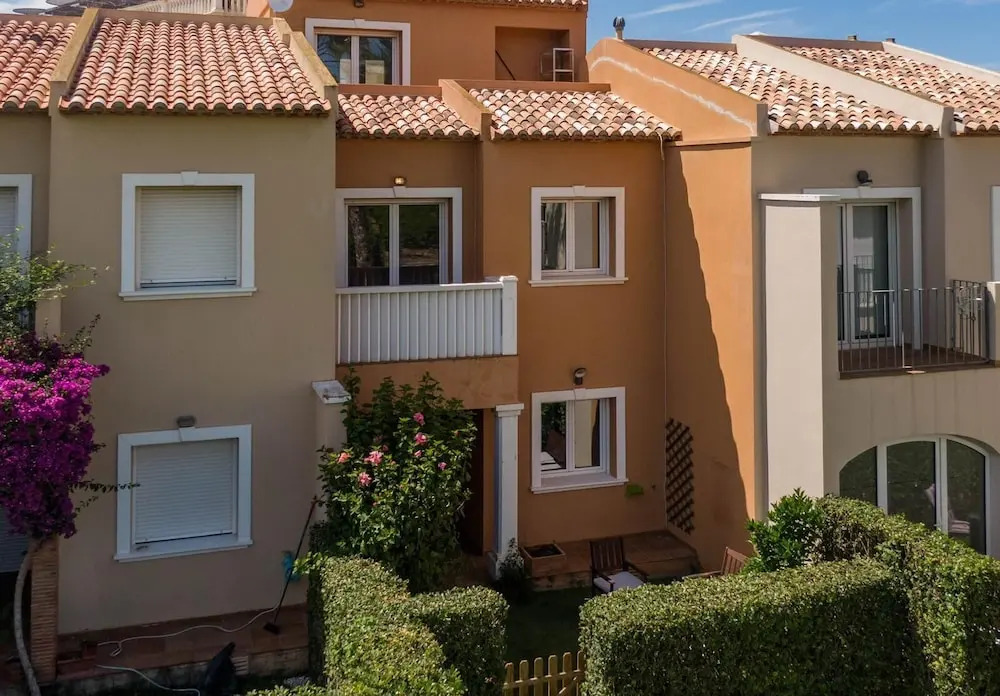 Charming 4-Bed Villa in Denia