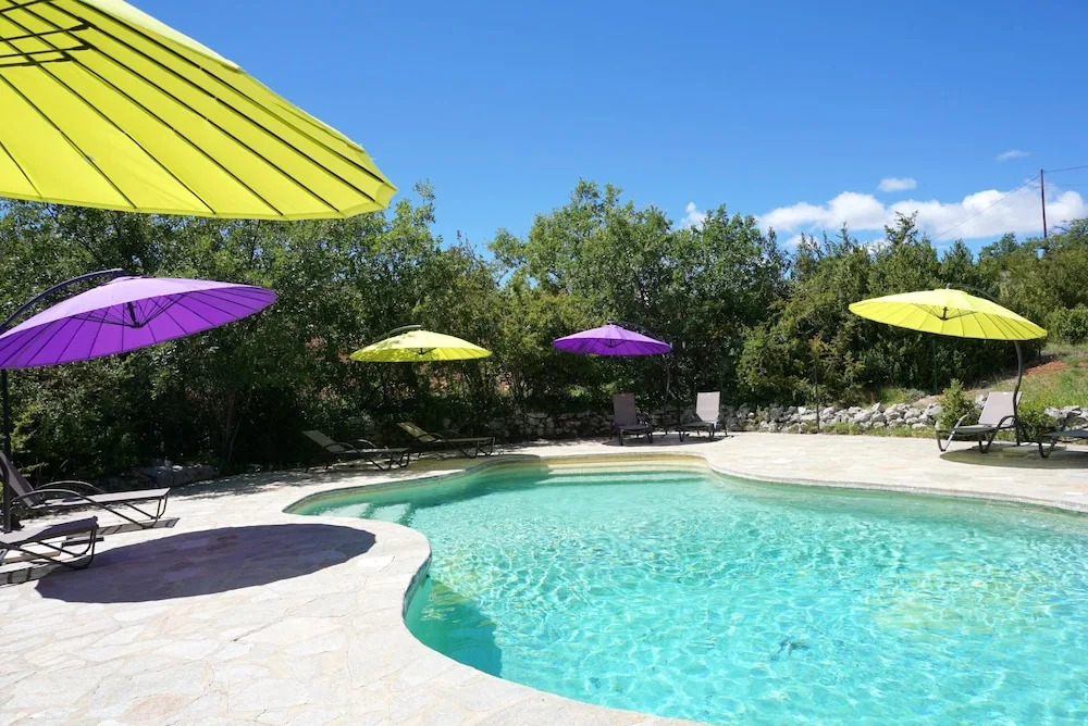 Villa With 4 Bedrooms in Simaine La Rotonde, With Shared Pool, Furnished Garden and Wifi