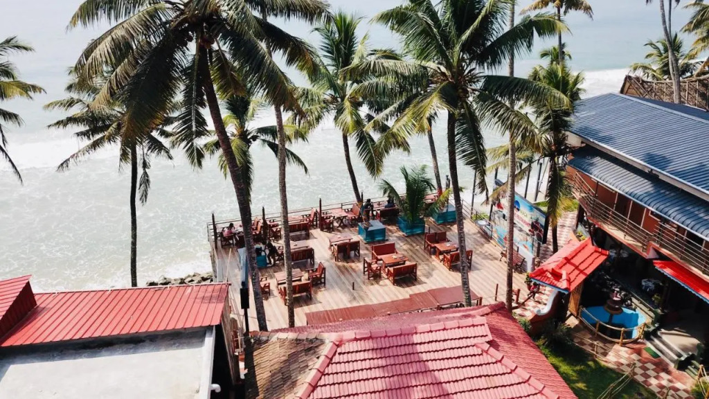 Black Beach Resort