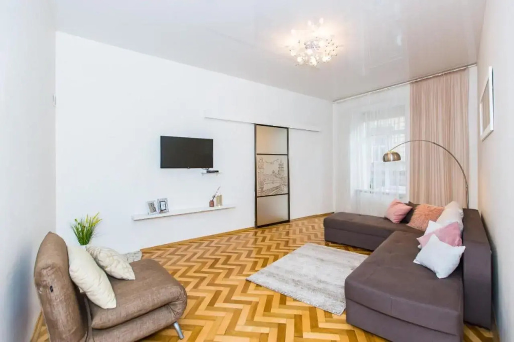 SoVA apartment str Gnatyuka 18