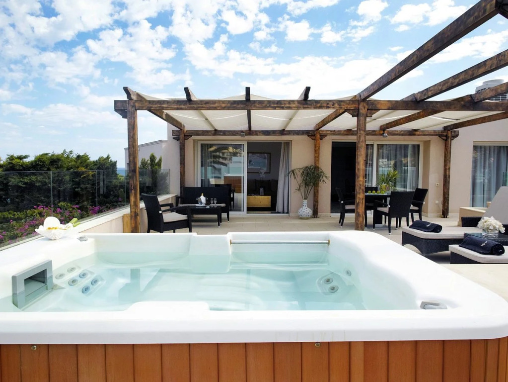 Out Of The Blue Resort & Spa