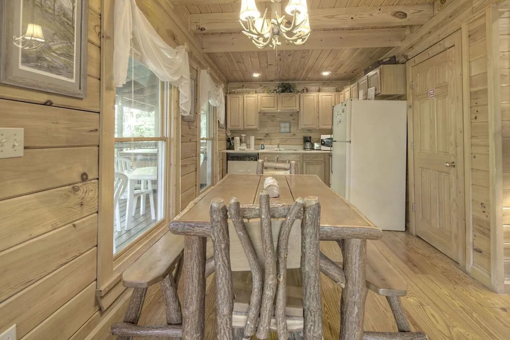 Heavenly Heights by Heritage Cabin Rentals