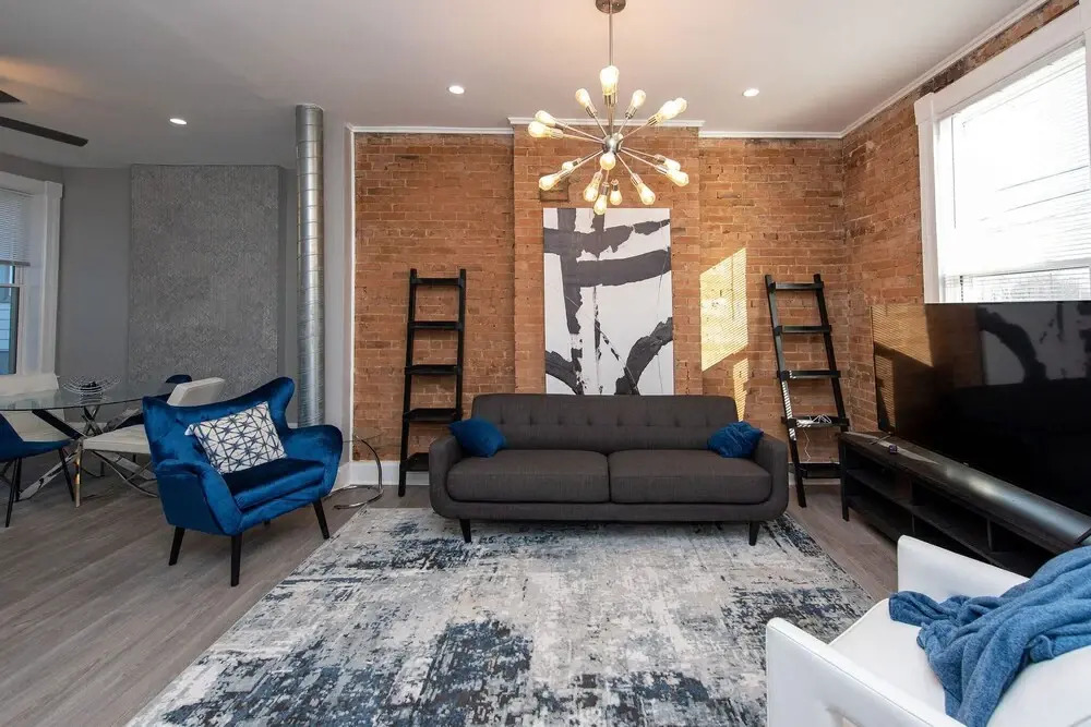The Incline Suite 2