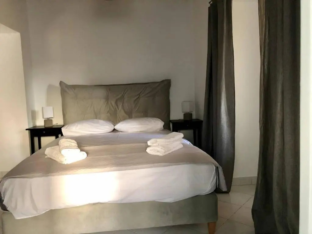 Chill out studio in the leafy Livadia village