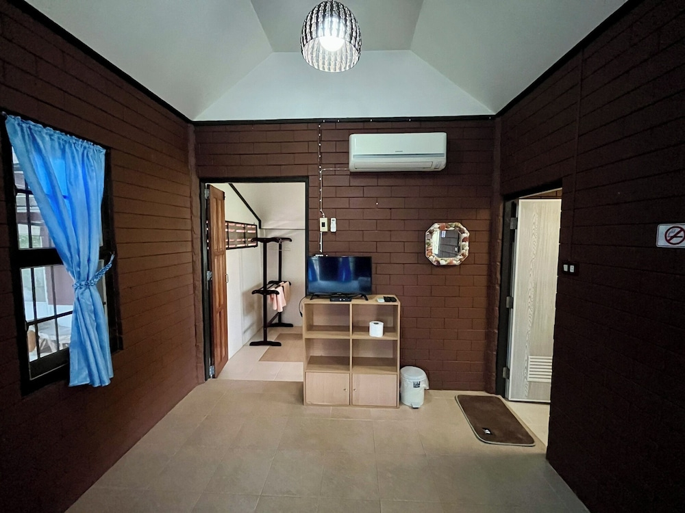 บ้านสวนบรรจงอักษร Bansuan Banjong Akkson