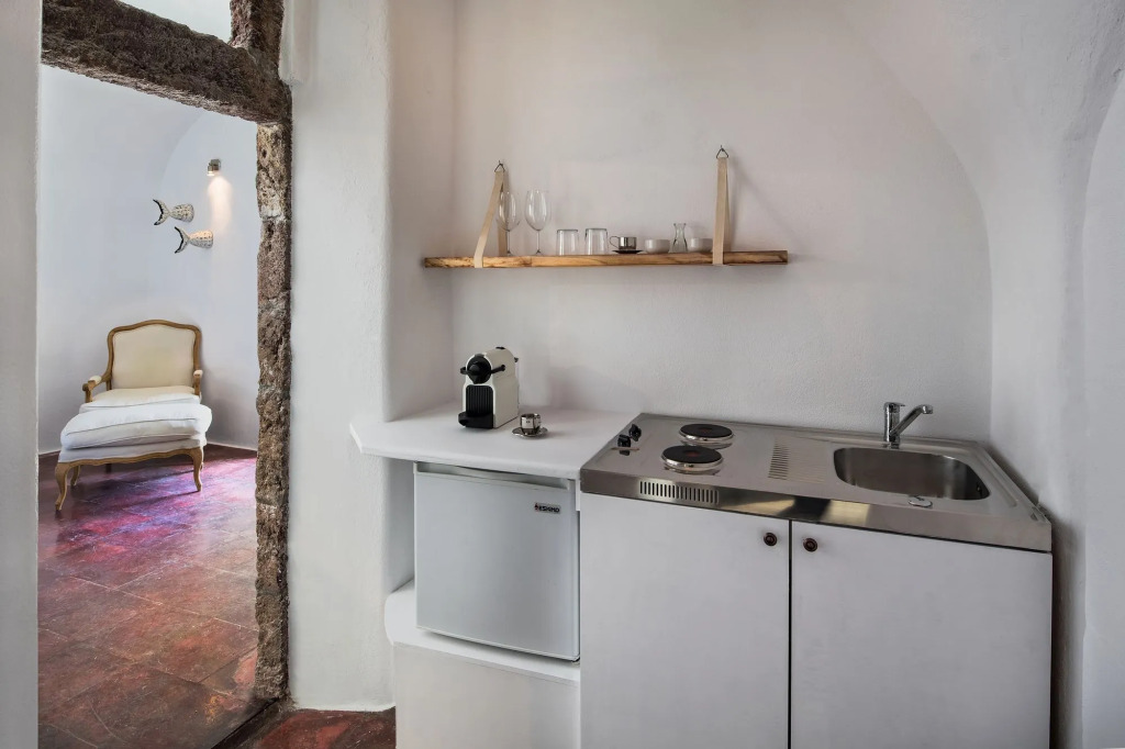 Opsis Cave House